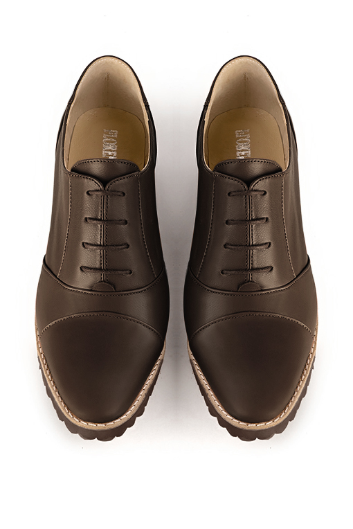 Dark brown women's casual lace-up shoes. Round toe. Flat rubber soles. Top view - Florence KOOIJMAN